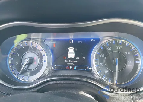 2017 Chrysler 300C z USA, uszkodzony, nr VIN 2C3CCAEG5HH570328